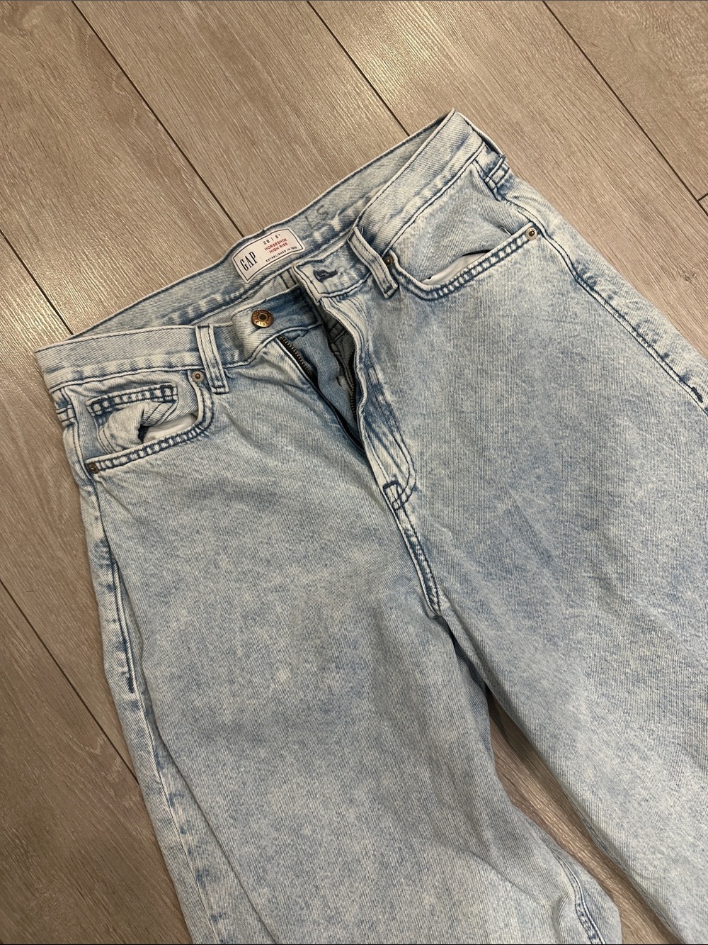 GAP Light Wash Blue Wide Leg Barrel Jeans - Picture 4 of 10
